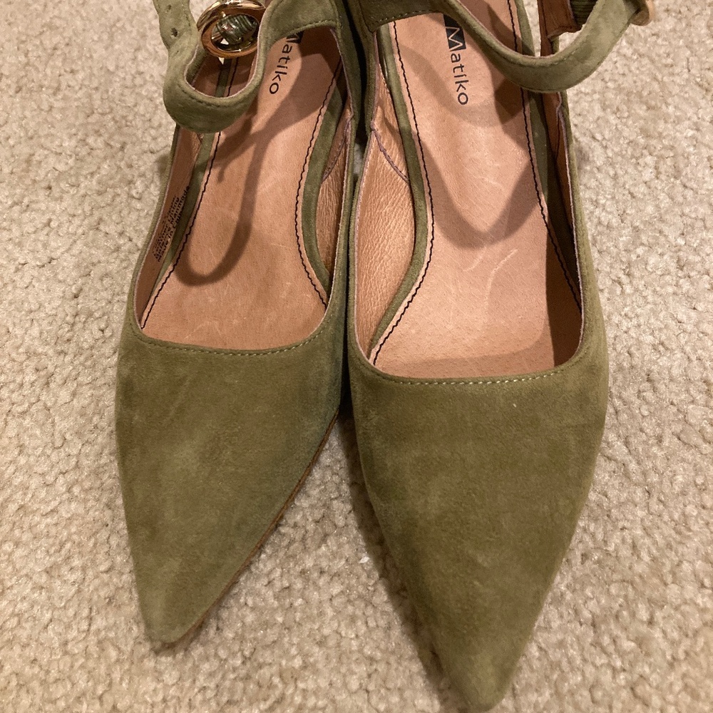 Anthropologie Matiko green suede heels size 37